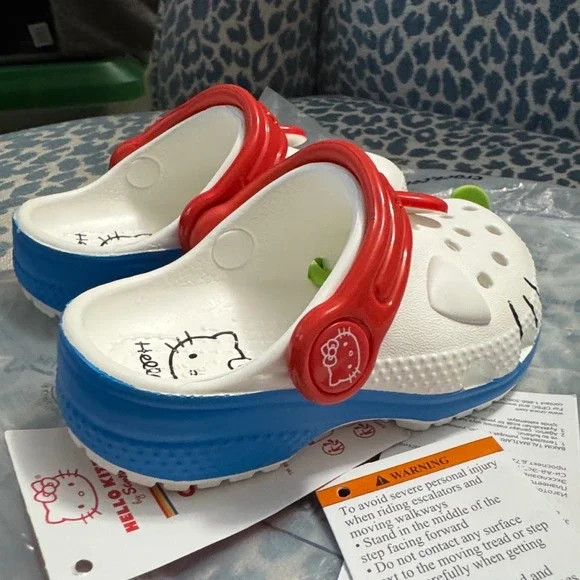 Crocs Hello‎ Kitty Classic Clog /  Size 5 Toddler - Picture 5 of 9